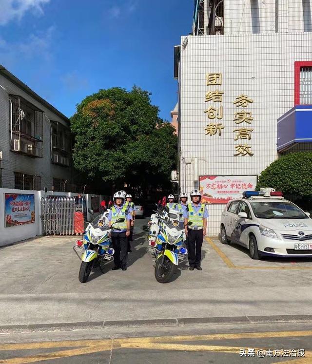 廣東汕頭交警警用摩托車巡邏新舉措來(lái)了(組圖) 廣東汕頭交警警用摩托車巡邏新舉措來(lái)了(組圖)